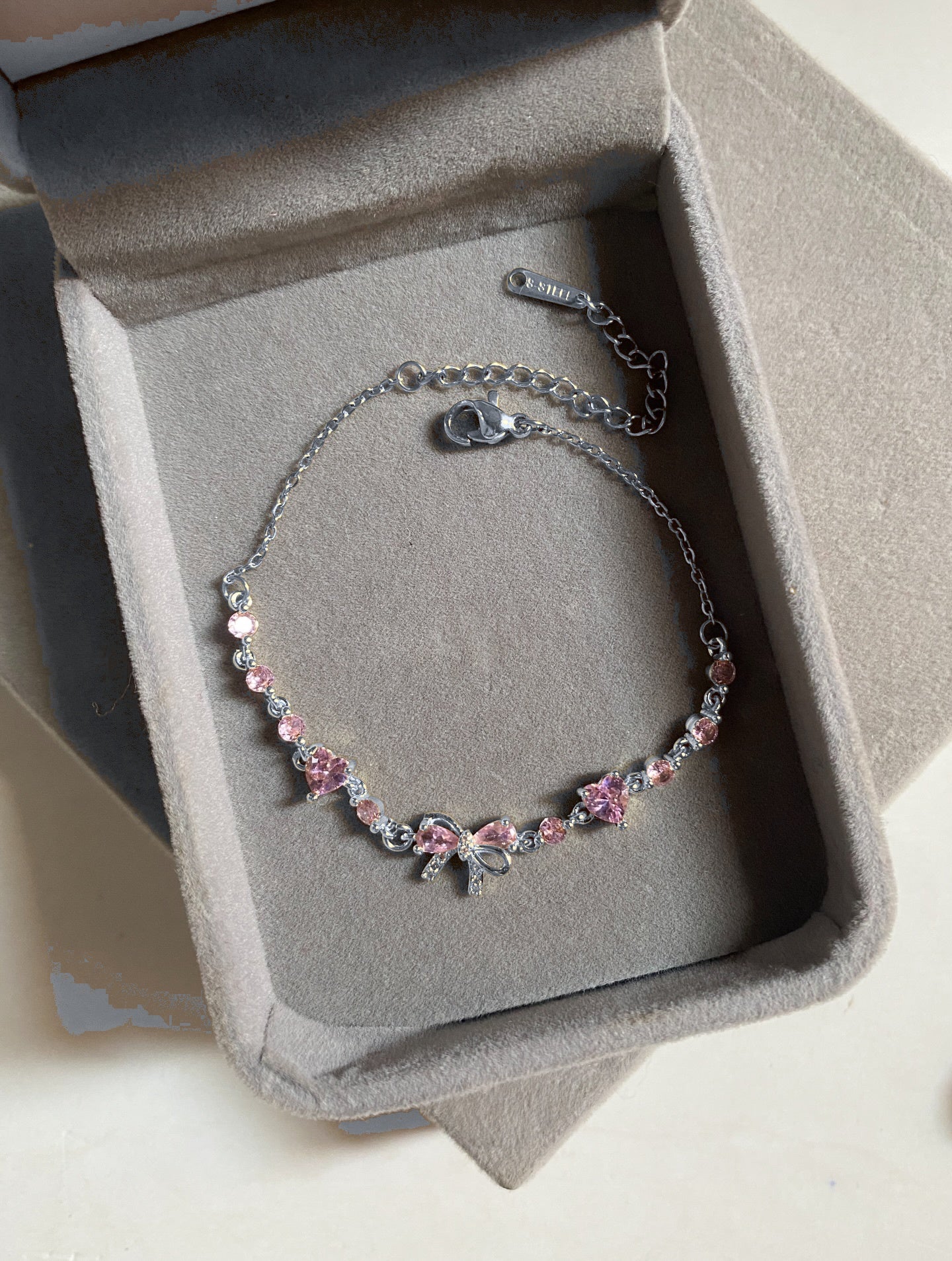 The Bow Bracelet
